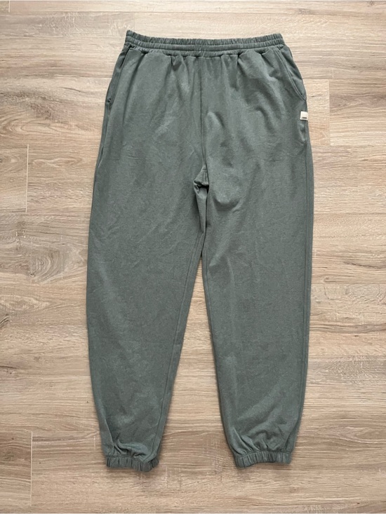Vuori Pants - Vuori Women’s Boyfriend Sweatpant Light Blue Green - Size Medium